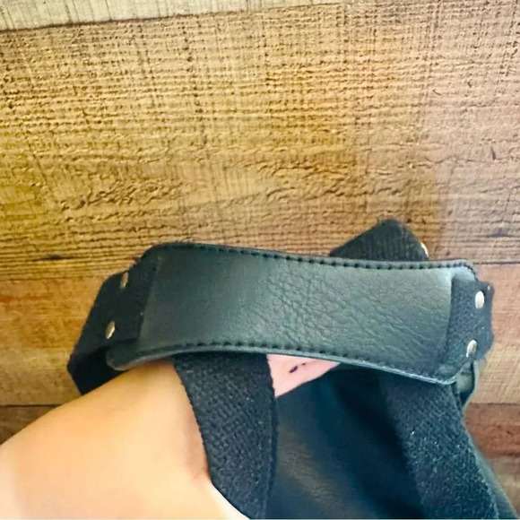 The Sak Ventura II Distressed Leather Convertible Backpack/Crossbody - Picture 9 of 16